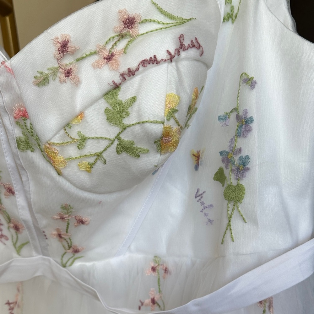 Floral Embroidered White Dress - Picture 3 of 7